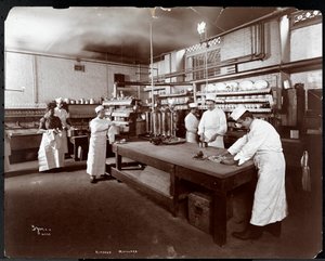 Cuochi che Lavorano nella Cucina alla Fabbrica di Cioccolato di Maillard, 116-118 West 25th Street, New York, 1902